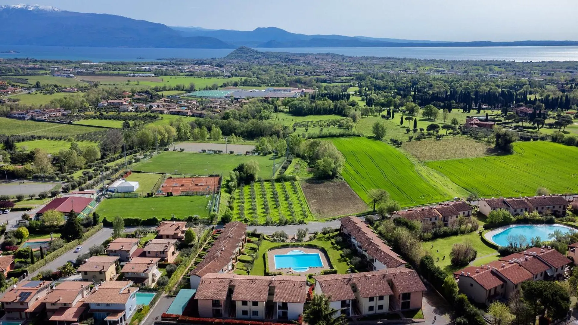 Piscina + Condizionatore + Vista Lago Apartment Polpenazze del Garda 0*,  Italy